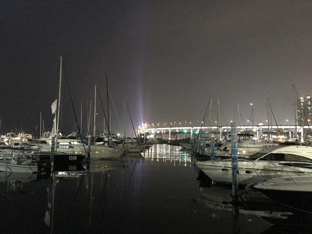 Sea And Yacht Hotel Puszan Kültér fotó